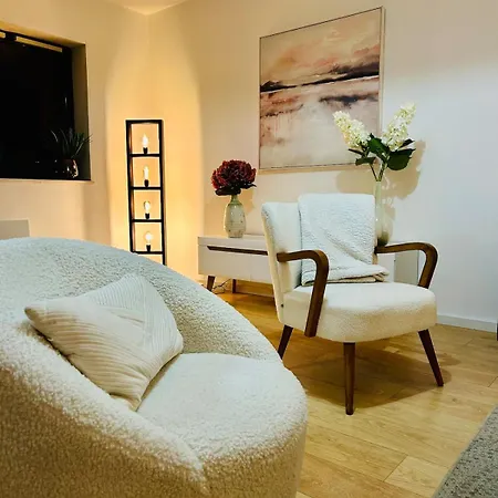 F3 Central, Bright And Quiet In Apartamento