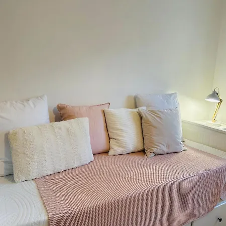 Апартаменты F3 Central, Bright And Quiet In