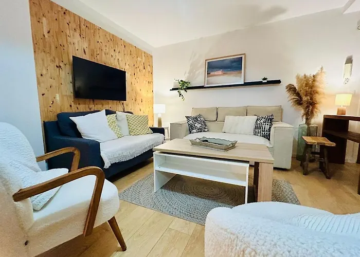 F3 Central, Bright And Quiet In Кан