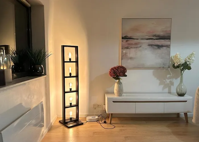 F3 Central, Bright And Quiet In