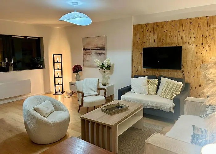 F3 Central, Bright And Quiet In Кан